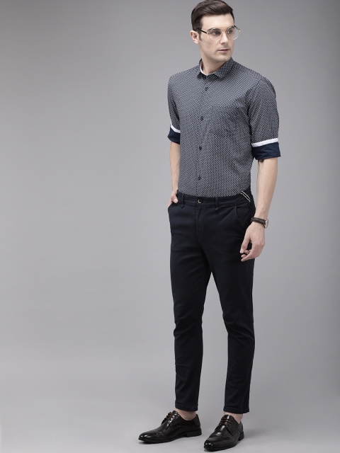 

TrueModa Men Navy Blue & White Slim Fit Printed Smart Casual Shirt
