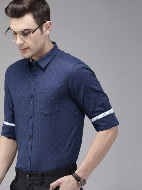 

TrueModa Men Navy Blue Slim Fit Printed Smart Casual Shirt
