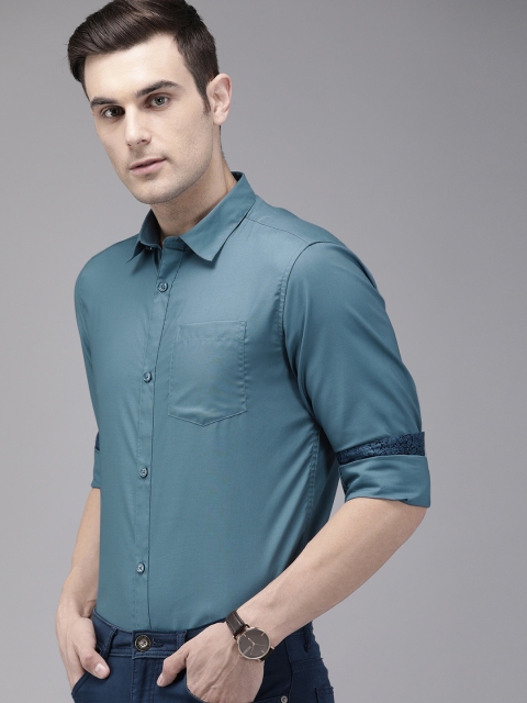 

TrueModa Men Grey Slim Fit Solid Smart Casual Shirt