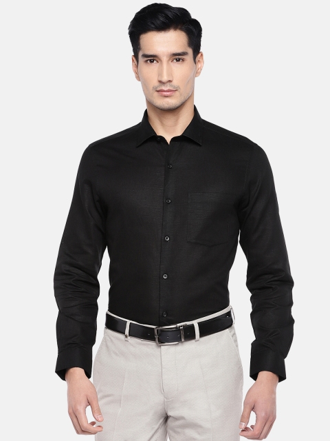 

Turtle Men Black Relaxed Slim Fit Solid Formal Shirt