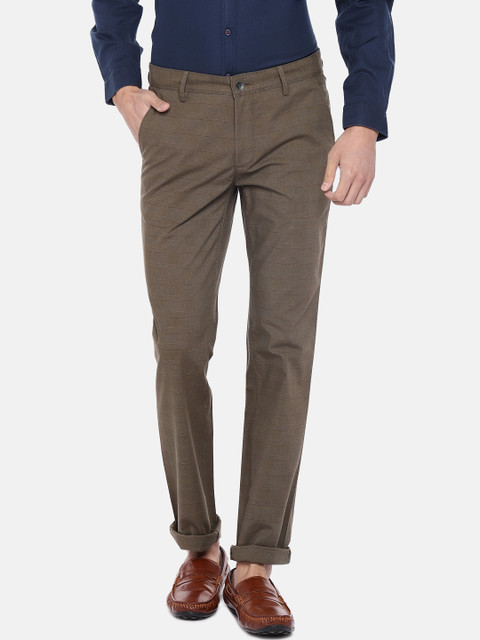 

Turtle Men Brown Tapered Fit Checked Chinos
