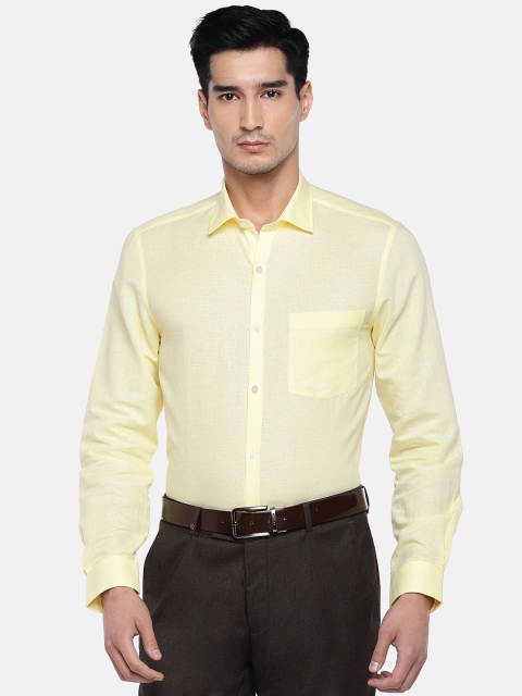

Turtle Men Yellow Relaxed Slim Fit Solid Formal Shirt