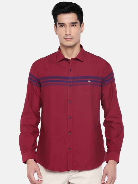 

Turtle Men Maroon & Navy Blue Slim Fit Self Design Casual Shirt