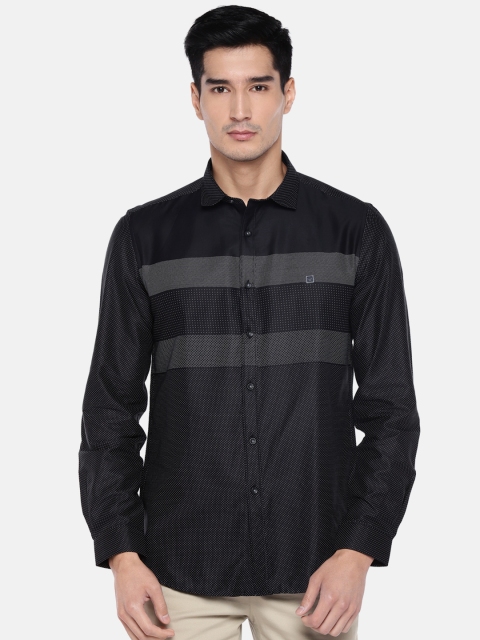 

Turtle Men Black Relaxed Slim Fit Striped Casual Shirt