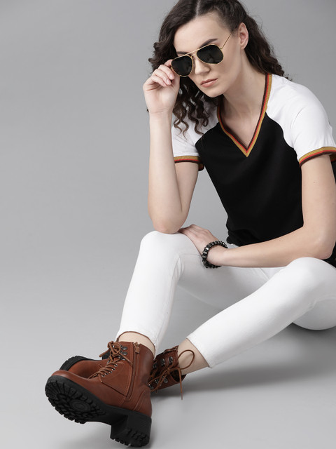 

Roadster Women Black & White Solid V-Neck T-shirt