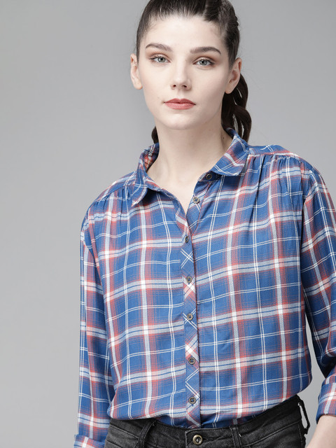 

The Roadster Lifestyle Co Women Blue & Off-White Regular Fit Checked Casual Sustainable ECOVERO Shirt