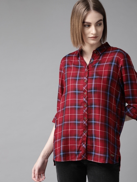 

The Roadster Lifestyle Co Women Maroon & Blue Regular Fit Checked Plaid Casual Sustainable Shirt