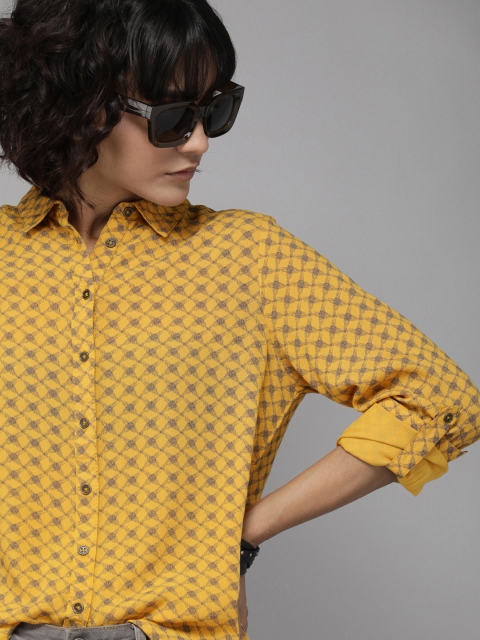 

The Roadster Lifestyle Co Women Yellow & Grey Regular Fit Printed Casual Shirt