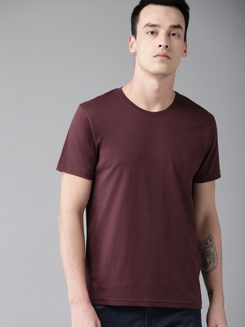 

Roadster Men Burgundy Solid Round Neck T-shirt