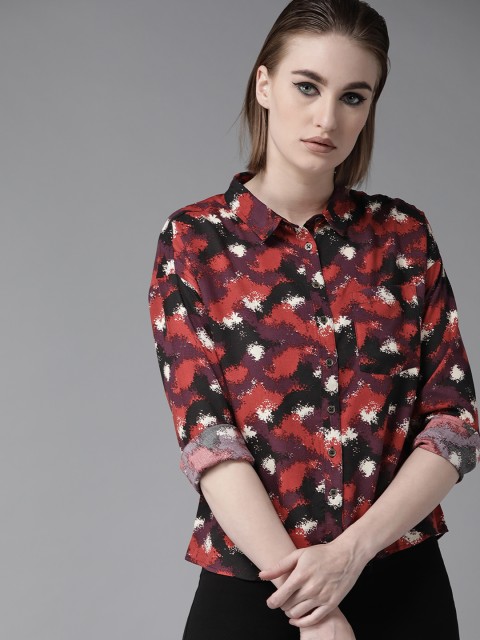 

The Roadster Lifestyle Co Women Red & Black Regular Fit Printed Casual Shirt