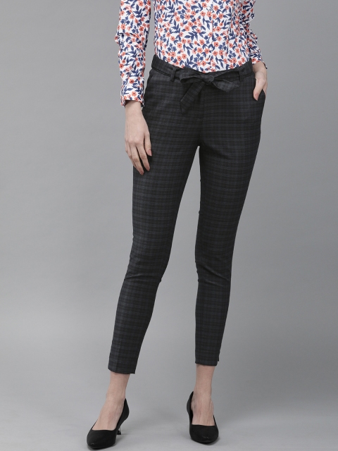

Park Avenue Women Navy Blue & Grey Tapered Fit Checked Cropped Formal Trousers