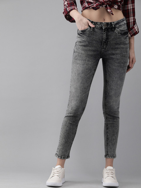 

The Roadster Lifestyle Co Women Black Skinny Fit Mid-Rise Clean Look Stretchable Cropped Jeans