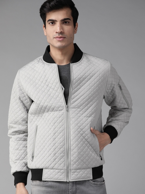 

Roadster Men Grey Solid Quilted Jacket