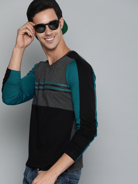 

HERE&NOW Men Grey & Black Colourblocked Round Neck T-shirt