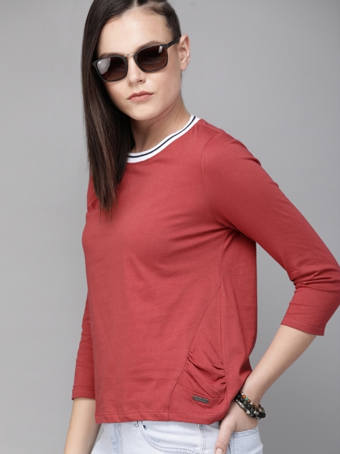 

The Roadster Lifestyle Co Women Rust Red Solid Round Neck Pure Cotton T-shirt