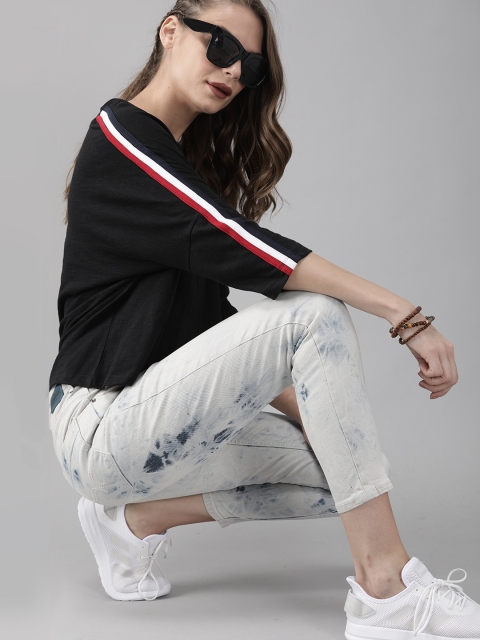 

Roadster Women Black Solid Round Neck T-shirt