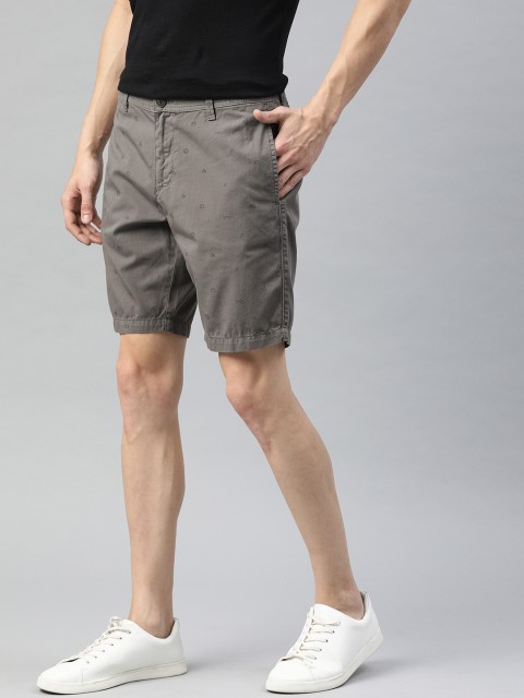 

Mast & Harbour Men Grey Printed Regular Fit Regular Shorts