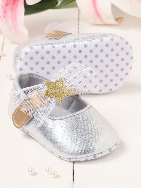 

Walktrendy Girls Silver-Toned Star Applique Mary Jane Booties
