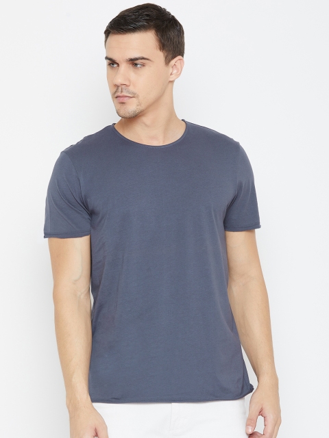 

SELECTED Men Blue Solid Round Neck T-shirt