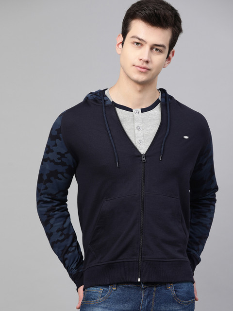 

Metronaut Men Navy Blue Solid Hooded Sweatshirt