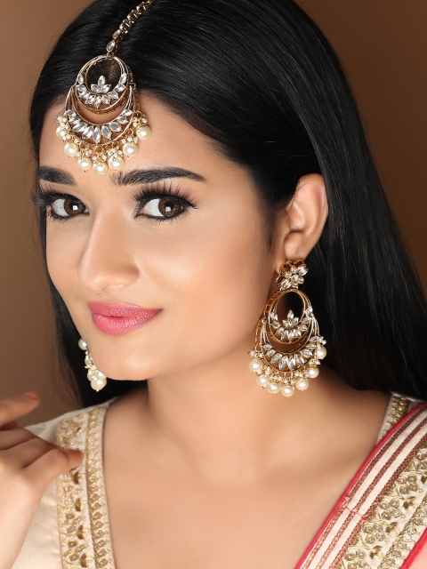 

Rubans White Faux Pearl Studded Kundan Jewellery Set, Gold