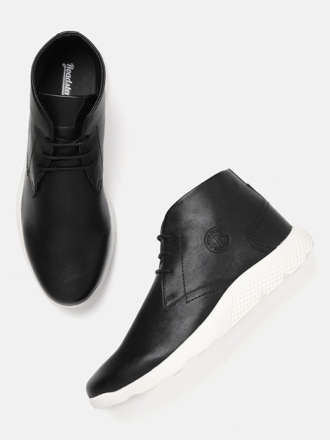 

Roadster Men Black Solid Mid-Top Sneakers