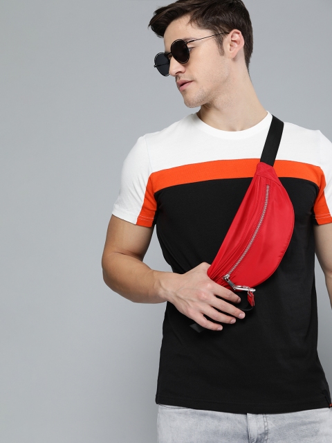 

SINGLE Men Black & White Colourblocked Round Neck T-shirt