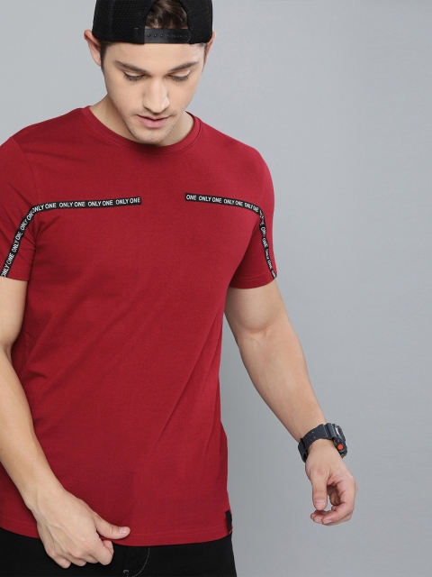 

SINGLE Men Red Solid Round Neck T-shirt With Applique Detailing