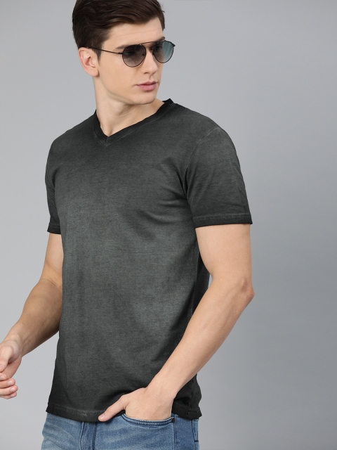 

Metronaut Men Charcoal Grey Dyed V-Neck T-shirt