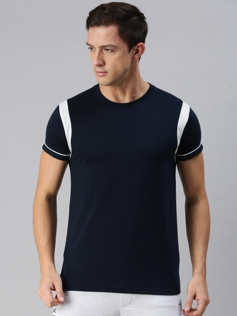

Metronaut Men Navy Blue Solid T-shirt