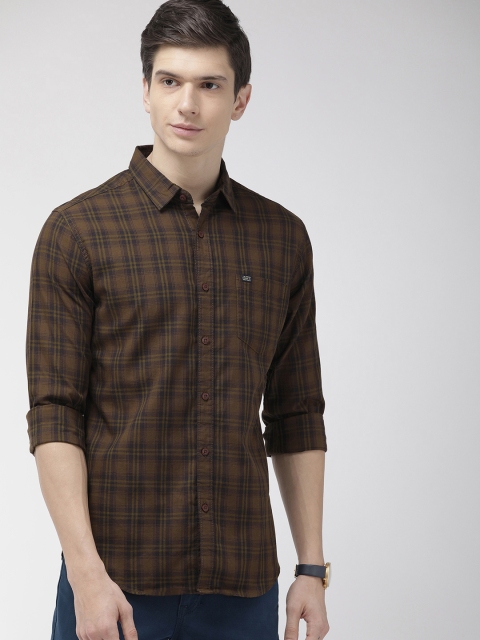 

The Indian Garage Co Men Brown & Navy Blue Slim Fit Checked Casual Shirt