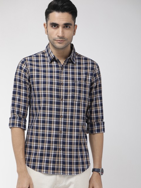

The Indian Garage Co Men Navy Blue & White Slim Fit Checked Casual Shirt
