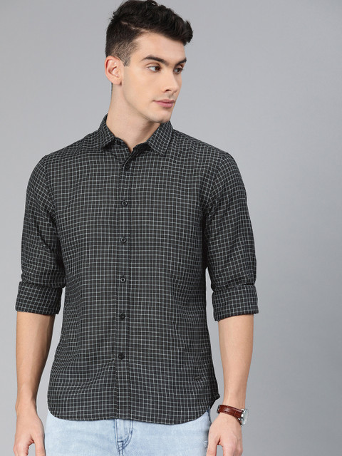 

Metronaut Men Black & White Regular Fit Checked Casual Shirt