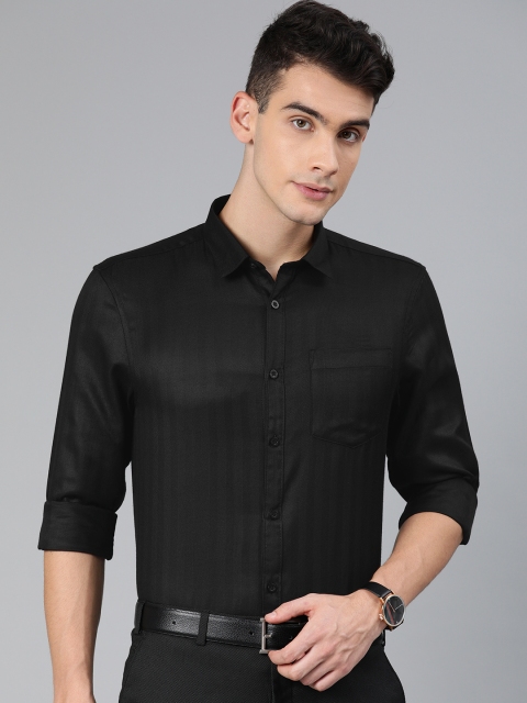 

Metronaut Men Black Regular Fit Solid Casual Shirt