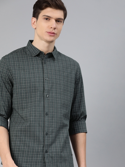 

Metronaut Men Grey & White Regular Fit Checked Casual Shirt