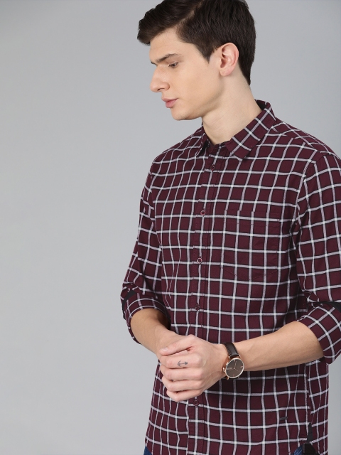 

Metronaut Men Maroon & White Regular Fit Checked Casual Shirt
