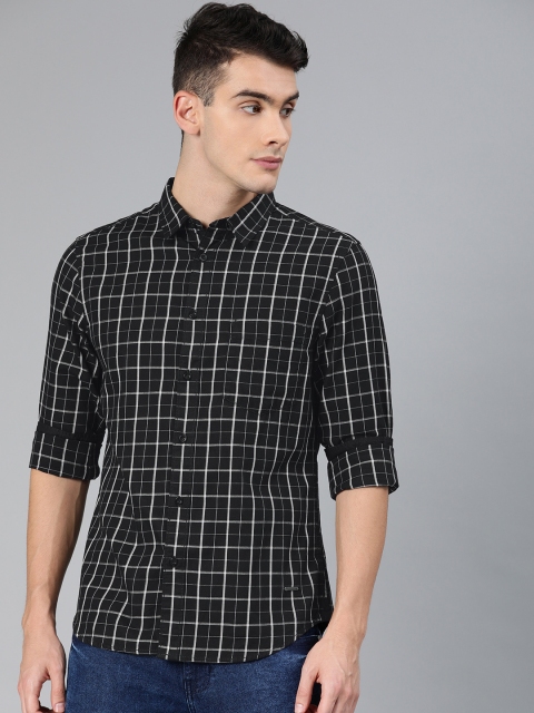 

Metronaut Men Black & White Regular Fit Checked Casual Shirt