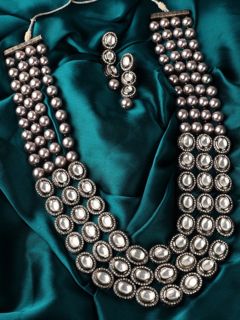 

Rubans Silver-Plated White Kundan Embellished Jewellery Set