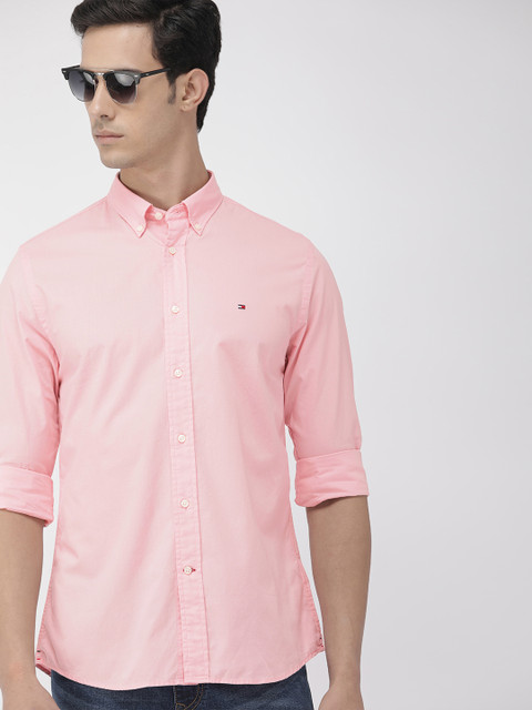 

Tommy Hilfiger Men Pink Regular Fit Solid Casual Shirt