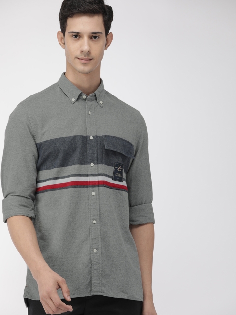 

Tommy Hilfiger Men Grey Regular Fit Striped Casual Shirt