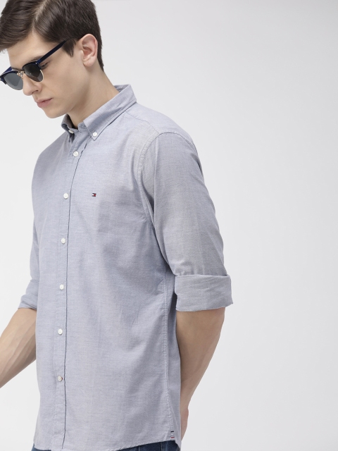 

Tommy Hilfiger Men Navy Blue Regular Fit Solid Casual Shirt
