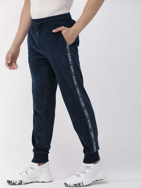 

Tommy Hilfiger Men Navy Blue Solid Straight Fit Joggers