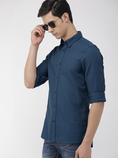 

Tommy Hilfiger Men Navy Blue Slim Fit Textured Casual Shirt