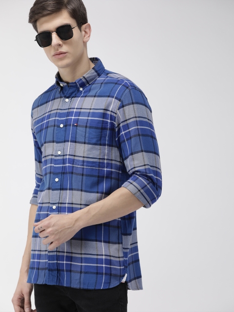 

Tommy Hilfiger Men Blue Regular Fit Checked Casual Shirt
