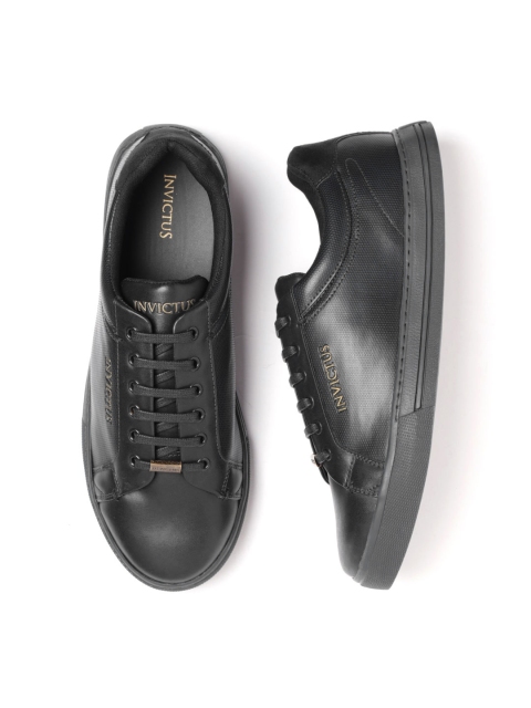 

INVICTUS Men Black Textured Sneakers