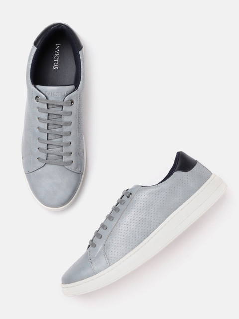 

INVICTUS Men Blue Perforated Sneakers