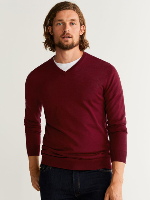 

MANGO MAN Men Maroon Solid Sweater