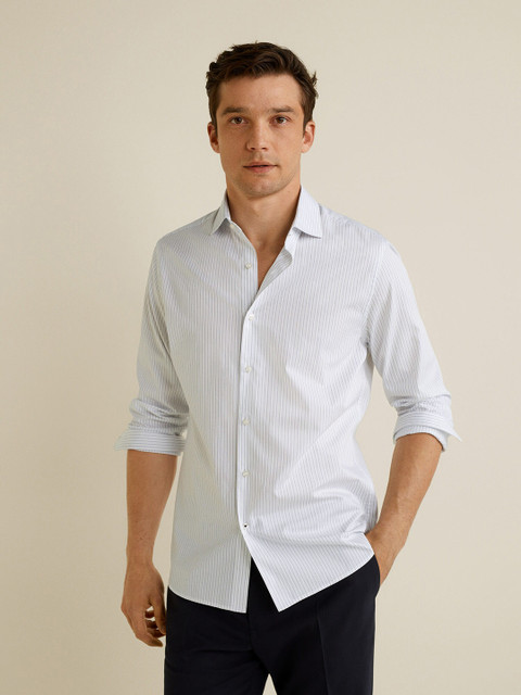 

MANGO MAN Men White & Navy Blue Slim Fit Striped Casual Shirt