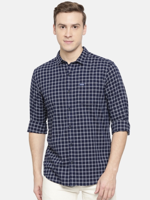 

Wrangler Men Blue & White Regular Fit Checked Casual Shirt