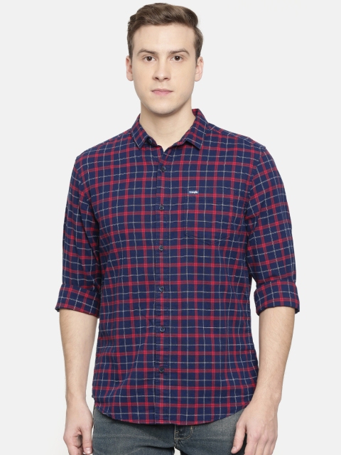 

Wrangler Men Navy Blue & Red Checked Regular Fit Casual Shirt